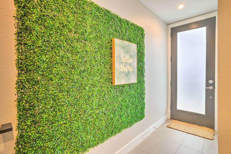 Front Entrance | Keyless Entry
