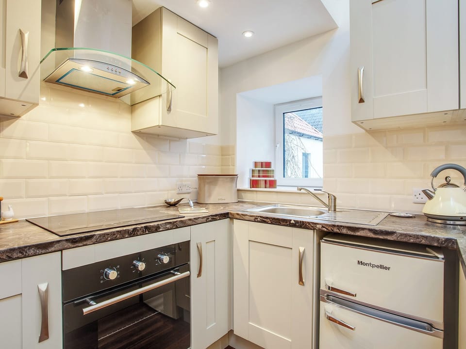 Kitchen | The Old Barn - Blinkbonny Cottages, Auchtermuchty