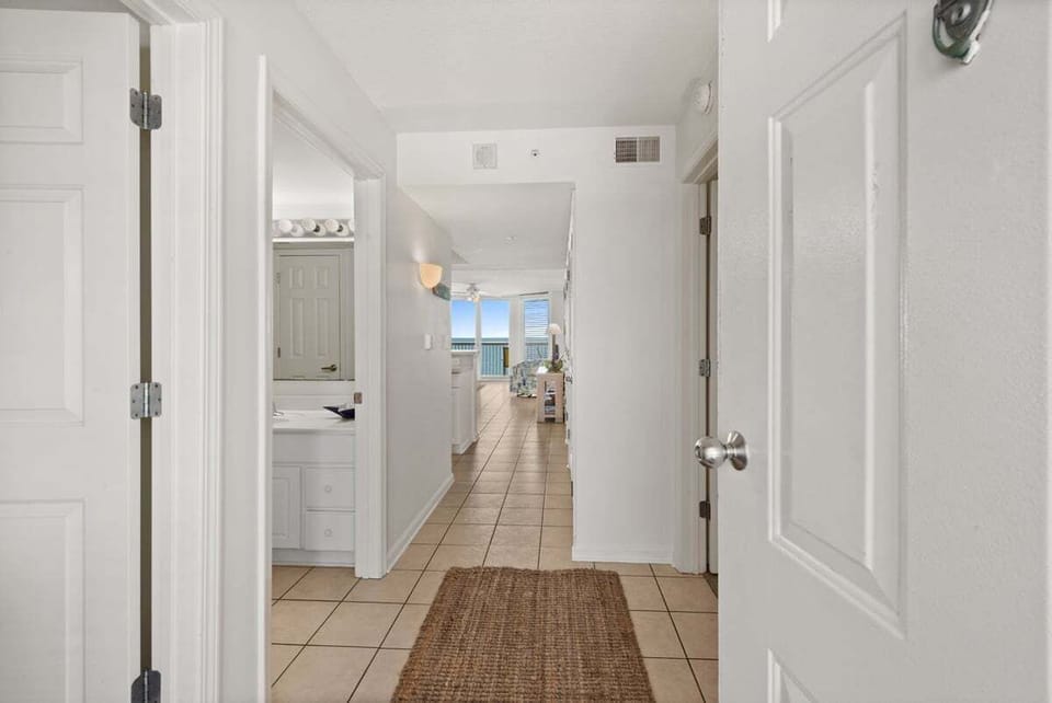 Extended stays welcome—mail/packages handled with GSV office support.