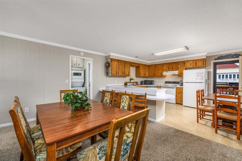 This Cherry Grove home is ideal for guests who want to fish, relax, and still be close to the beach.