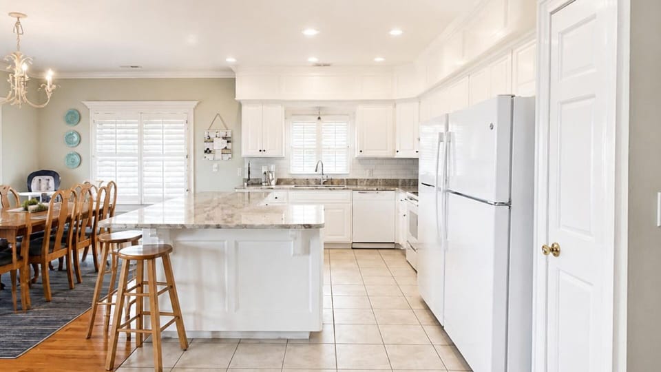 Two refrigerators and a layout built for big family beach weeks