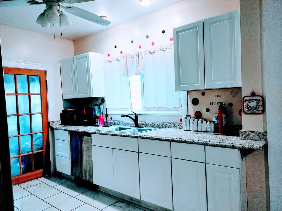 Sink, Kitchen Counter tops, Blender, Microwave