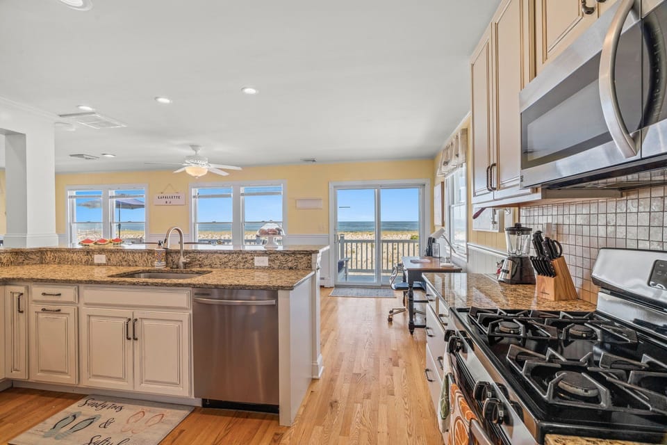 Modern kitchen.