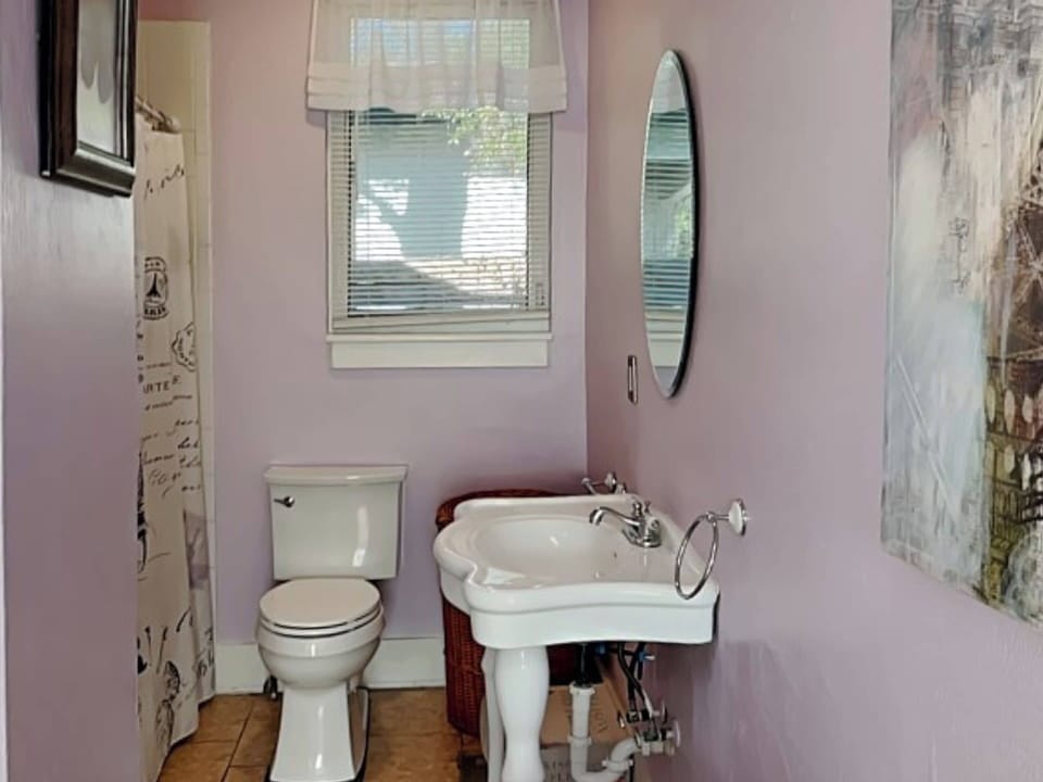 Full Bathroom - Shower + Tub Combo