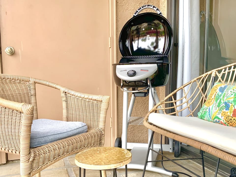 ELECTRIC GRILL - enjoy safely grilling lunch or dinner on the porch. 