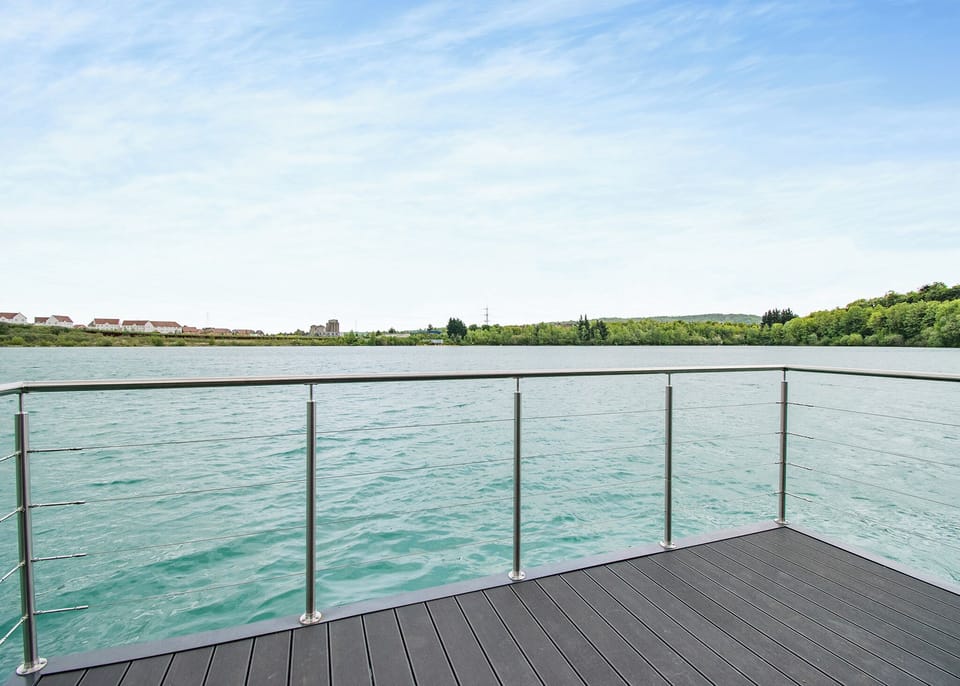 Balcony Terrace, Lake View