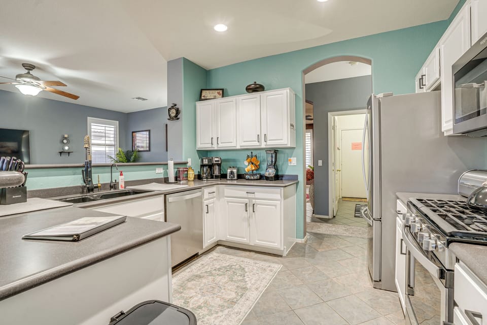 Kitchen | Cooking Basics | Coffee Maker | Paper Towels/Trash Bags Provided