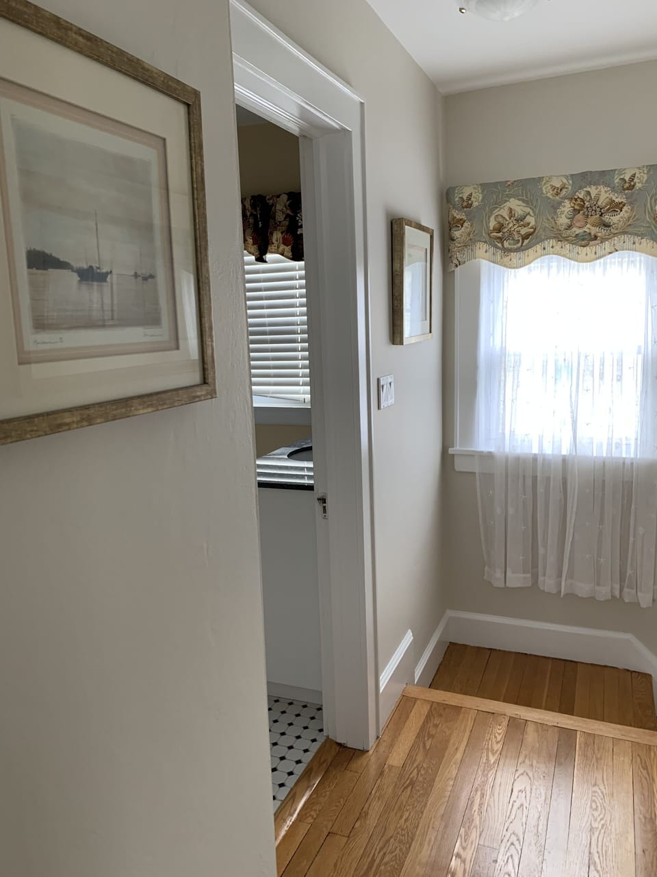 2ND FLOOR HALL