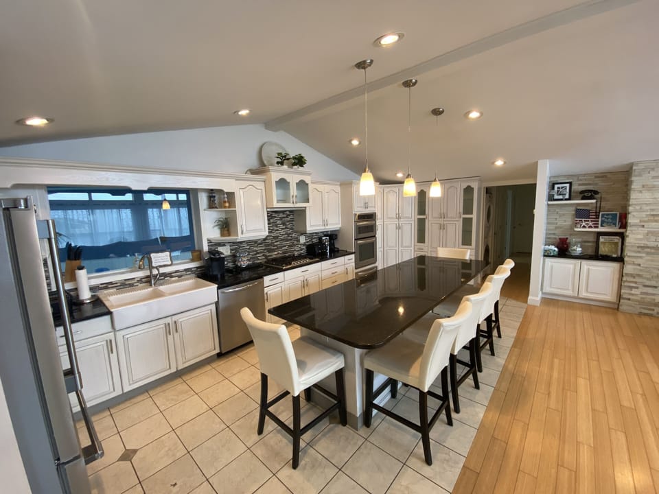 Seating Area in Kitchen 