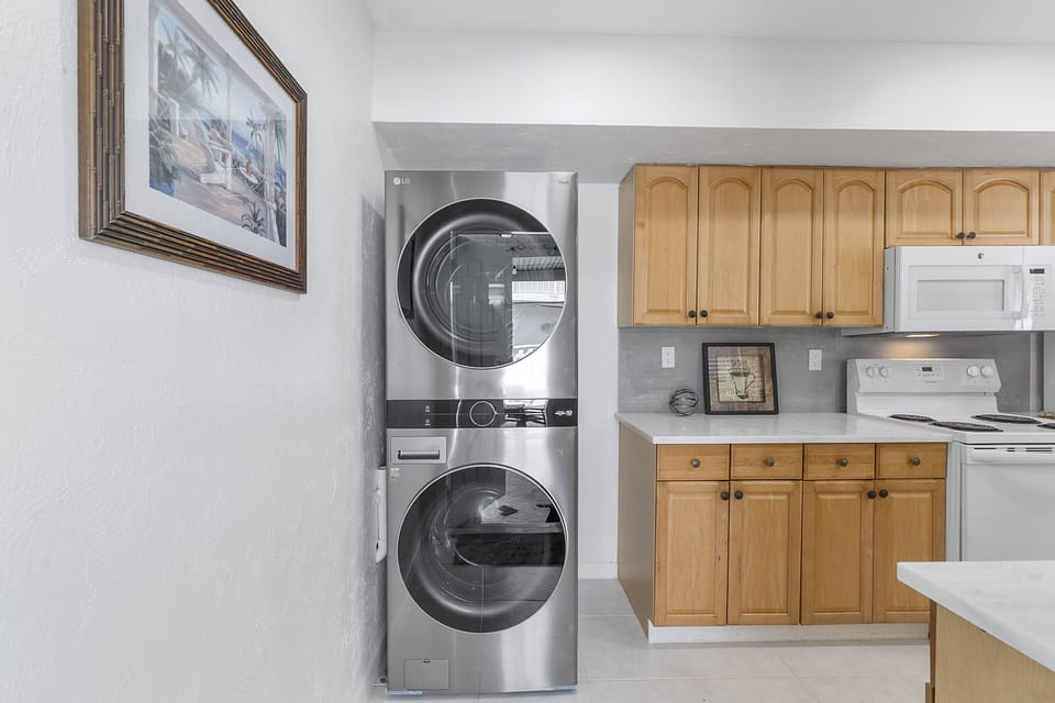 www.PompanoBeachPointe.com