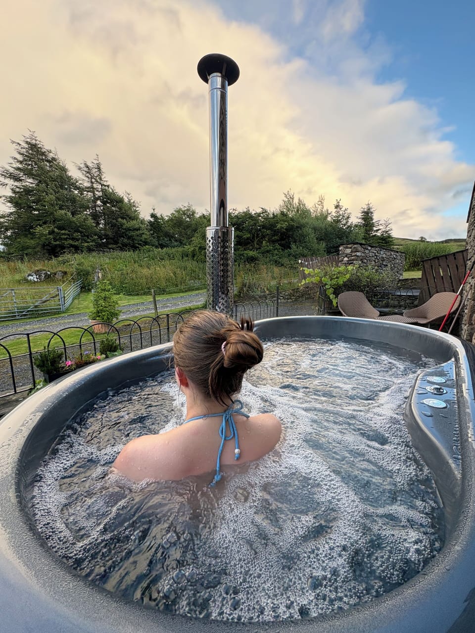 Outdoor spa tub
