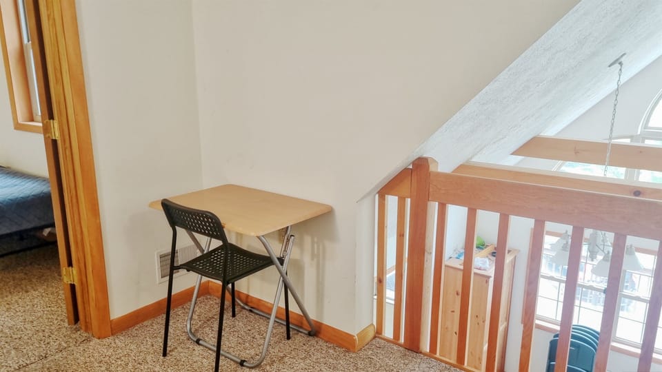 3rd floor - laptop workspace