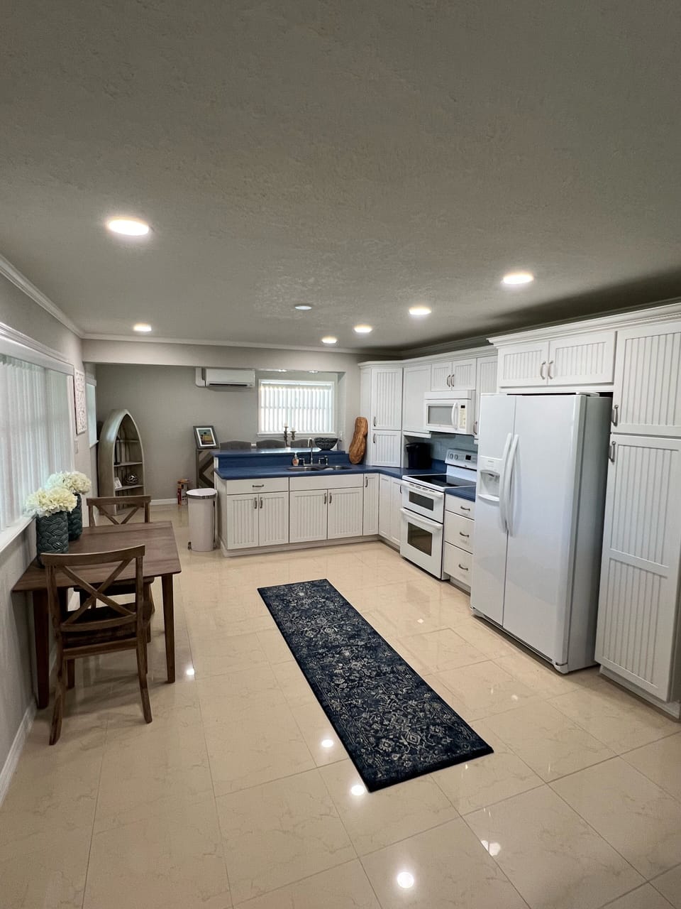 Kitchen and dining table