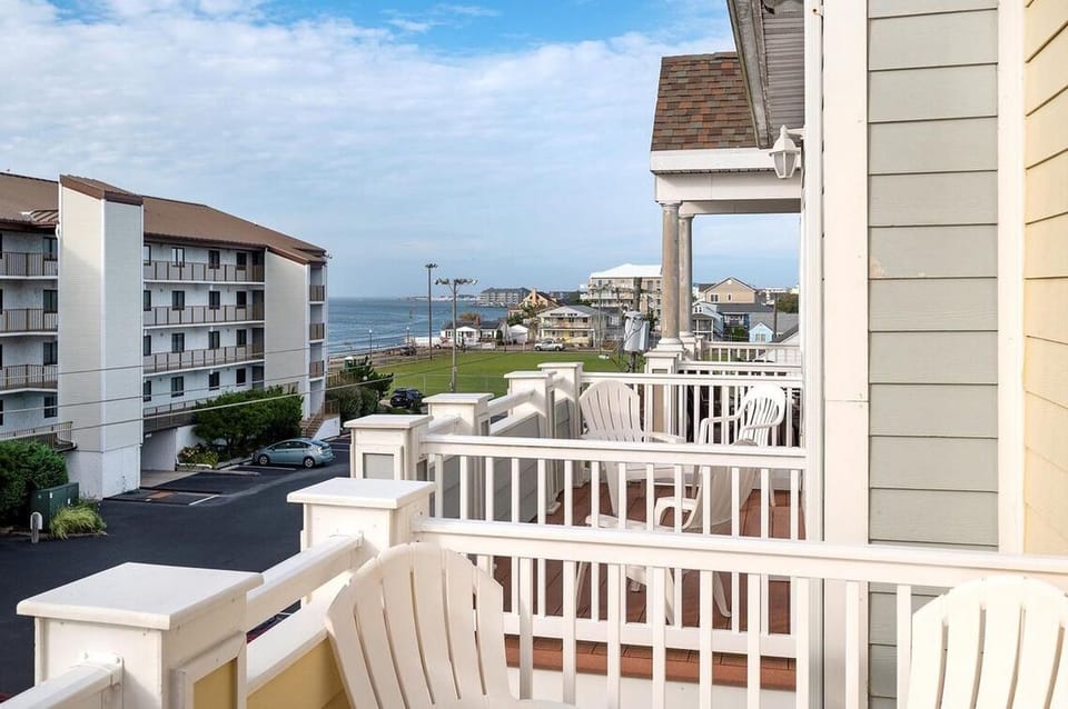 3rd floor balcony