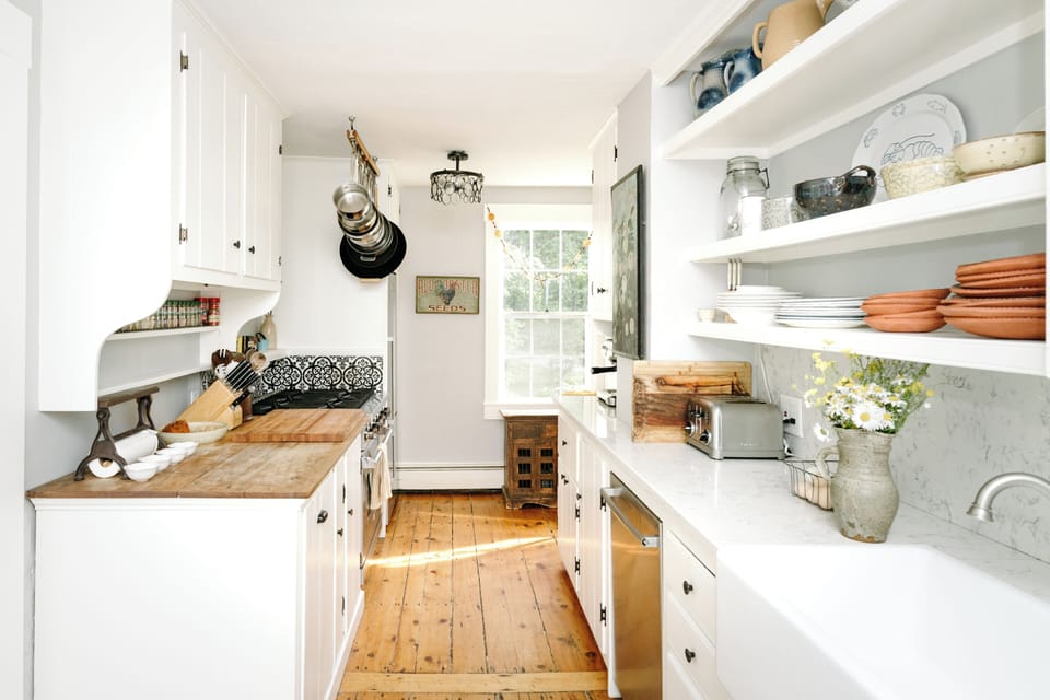 Our amazing and bright workhorse kitchen! Come cook together!