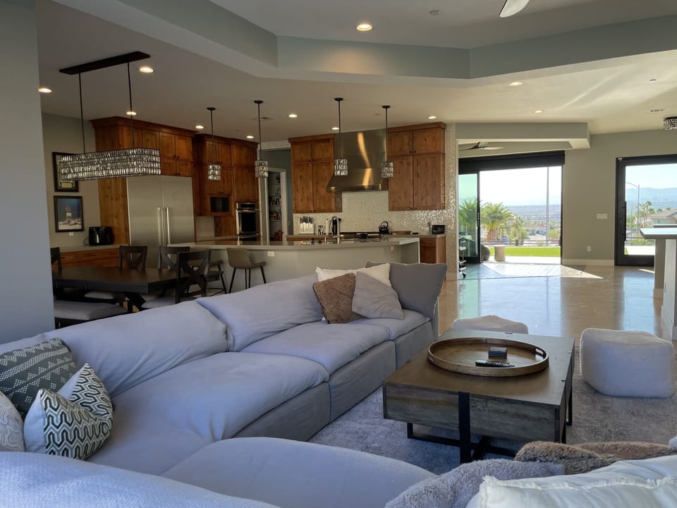Open living room, kitchen and dining room