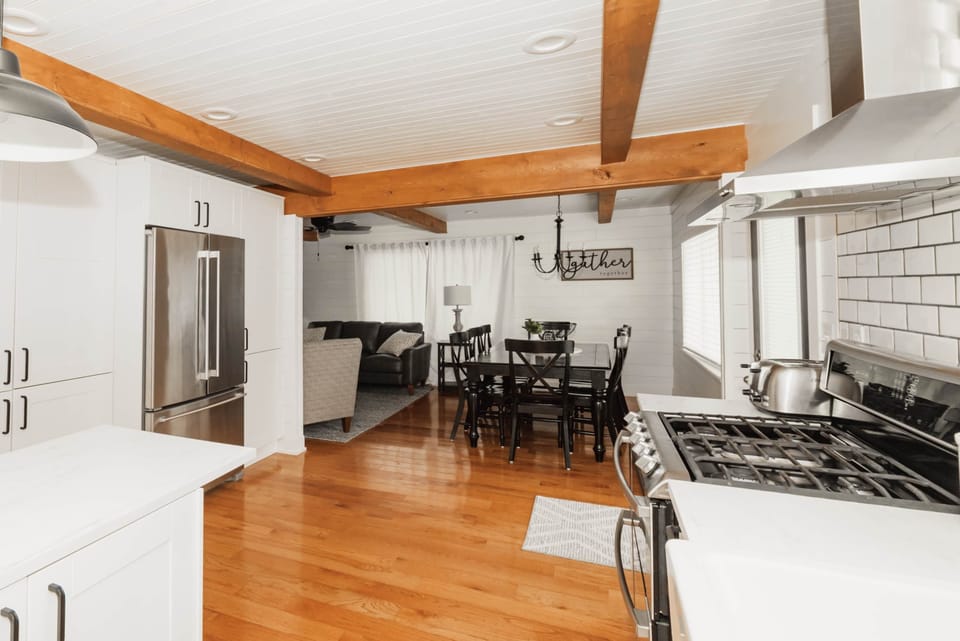 Main Level - Kitchen (2)