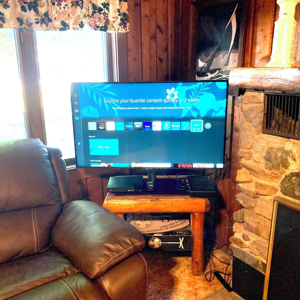 LIving Room-flatscreen