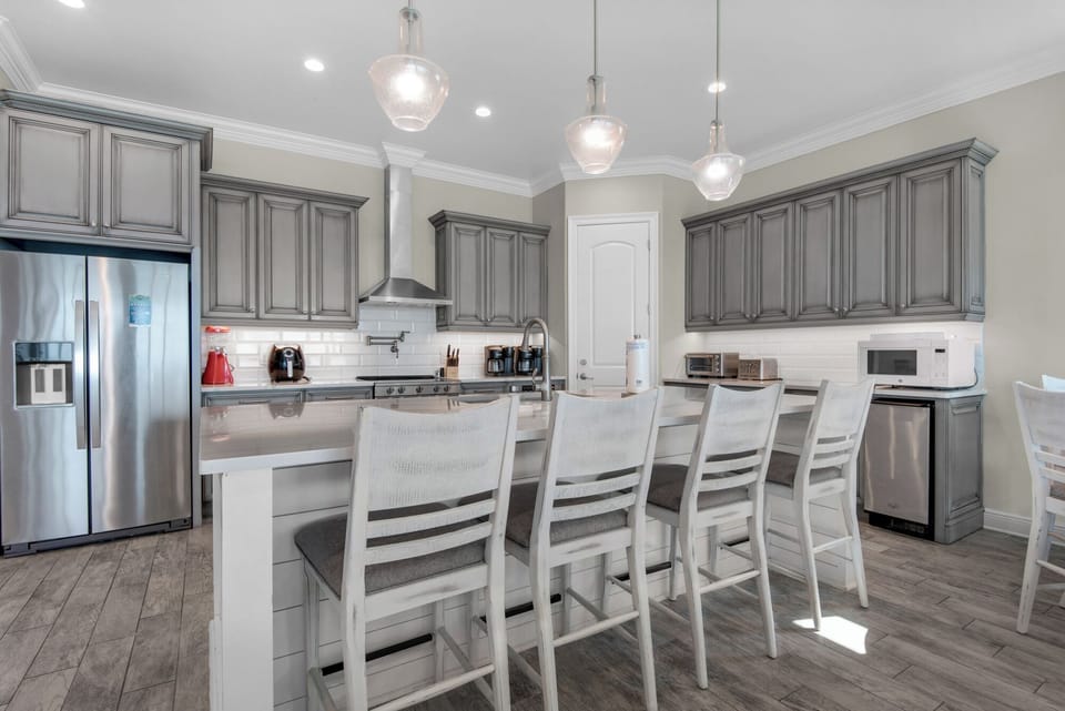 Large Kitchen Counter Seating