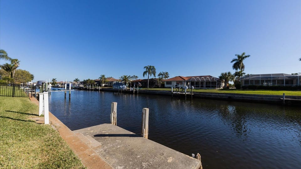 Beautiful 3 bed 2 bath villa located in Charlotte Harbor Area