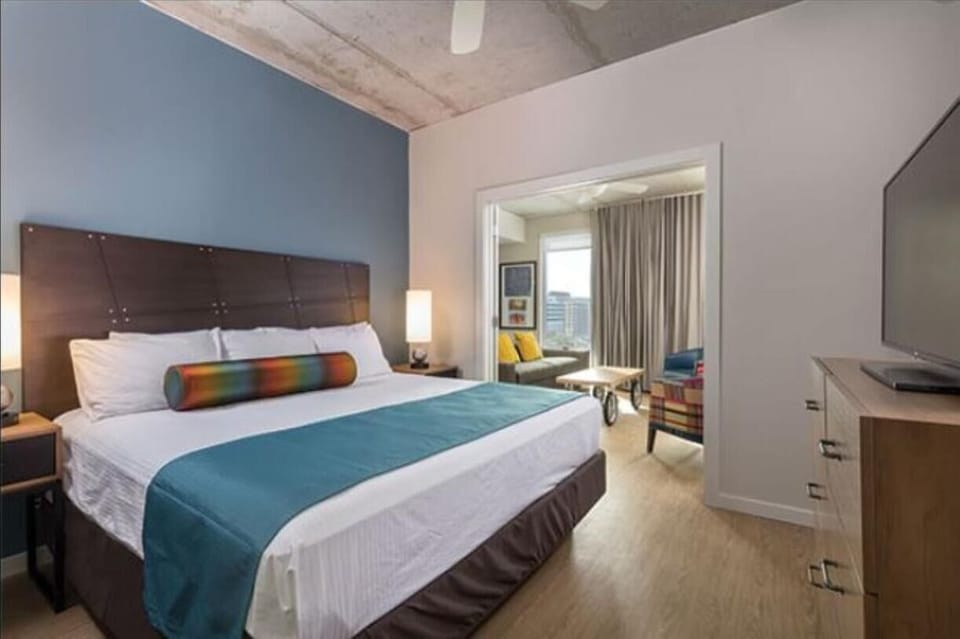 Unit may vary in layout, view, floor, and décor. 