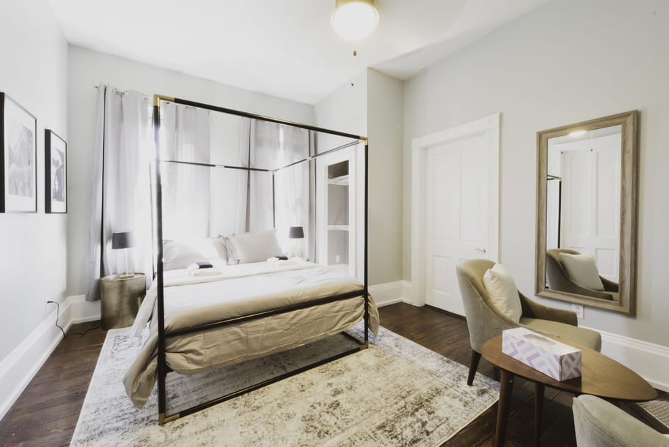 The Telfair Room is a private upstairs bedroom.