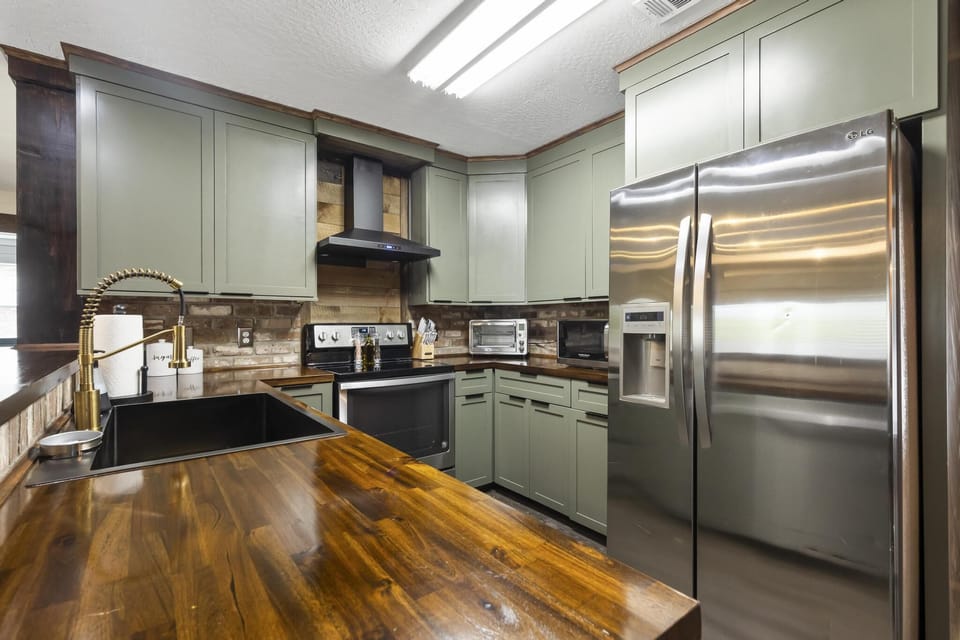 Full Kitchen