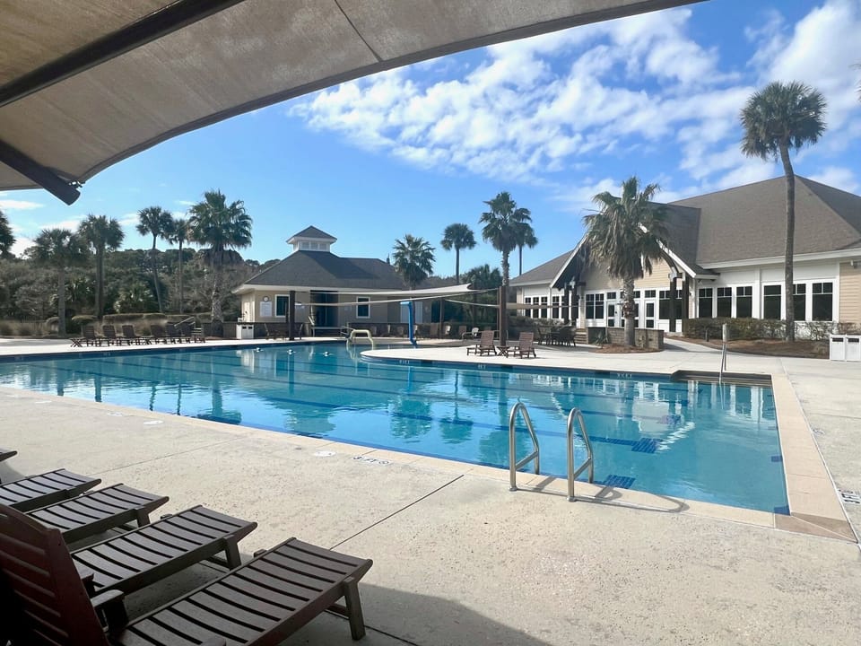 Enjoy free, unlimited access to this beautiful complex pool. It features ample seating, comfortable lounge chairs, and a family-friendly graduated entry. Relax in total comfort!