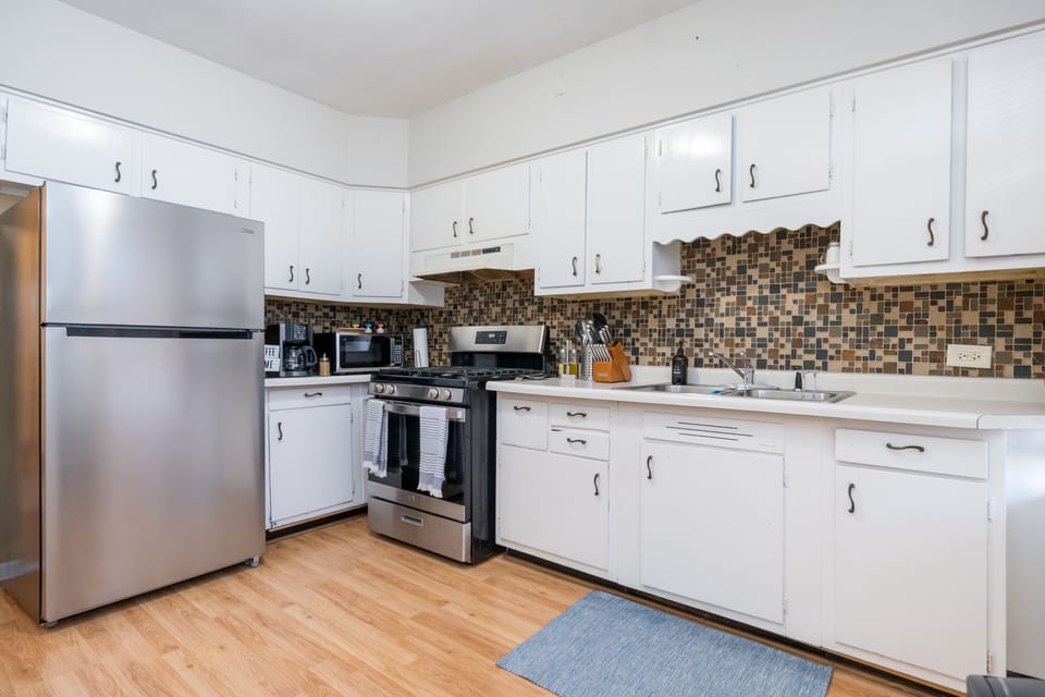 Full kitchen