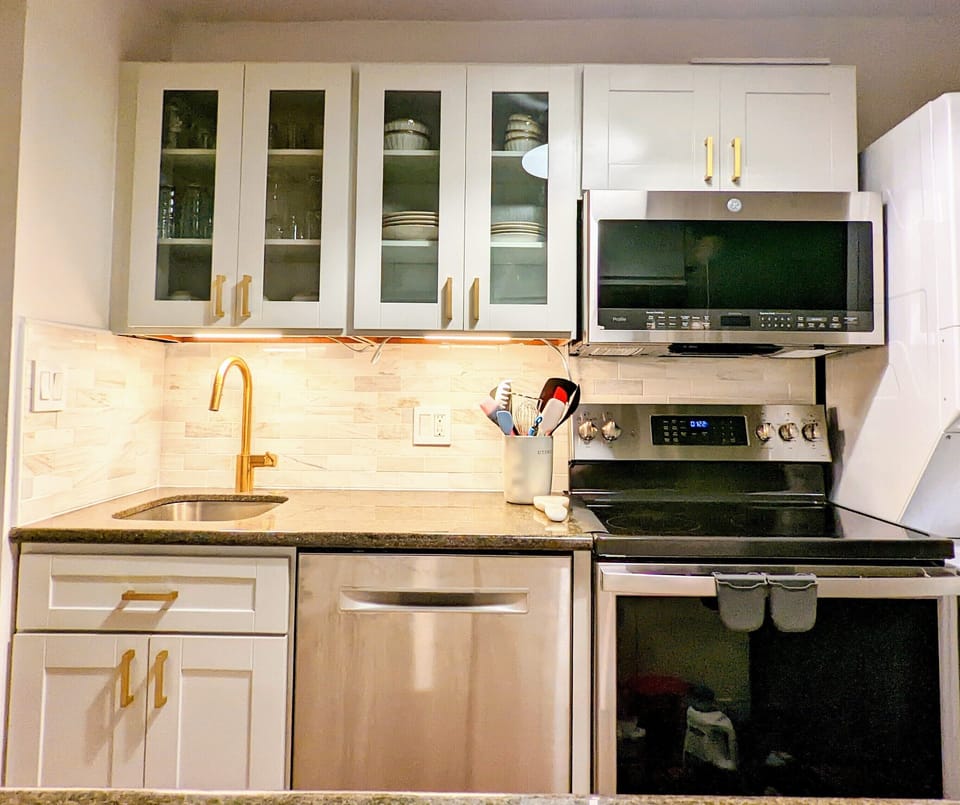 Full Kitchen with Nespresso Coffee maker, kitchen appliances and basic supplies