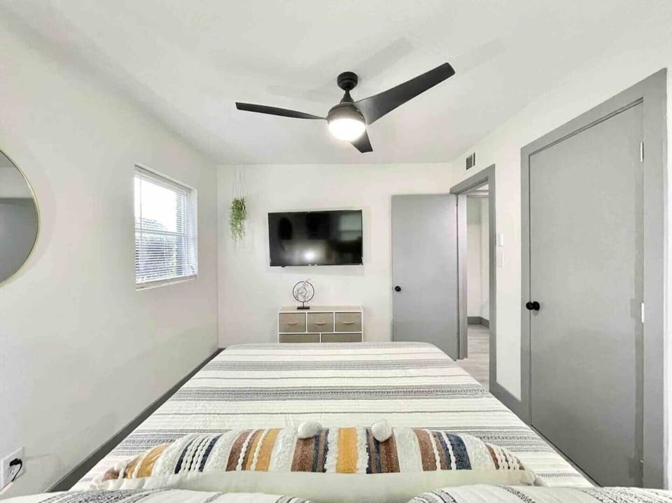 queen bed