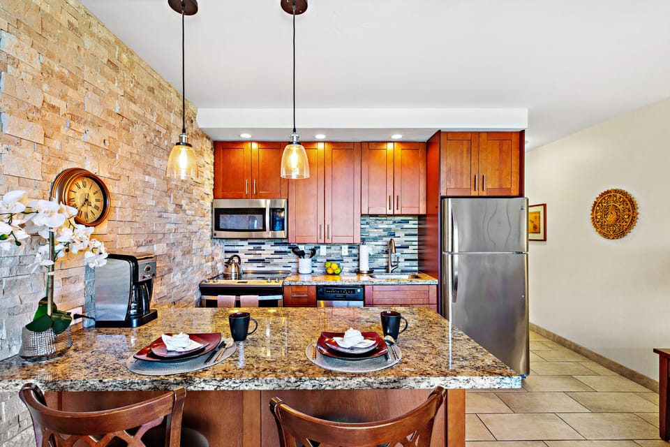 Counter seating for 2 with ample counter space makes meal prepping a breeze