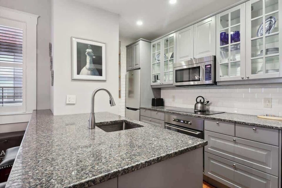with stackable washer & dryer, dishwasher