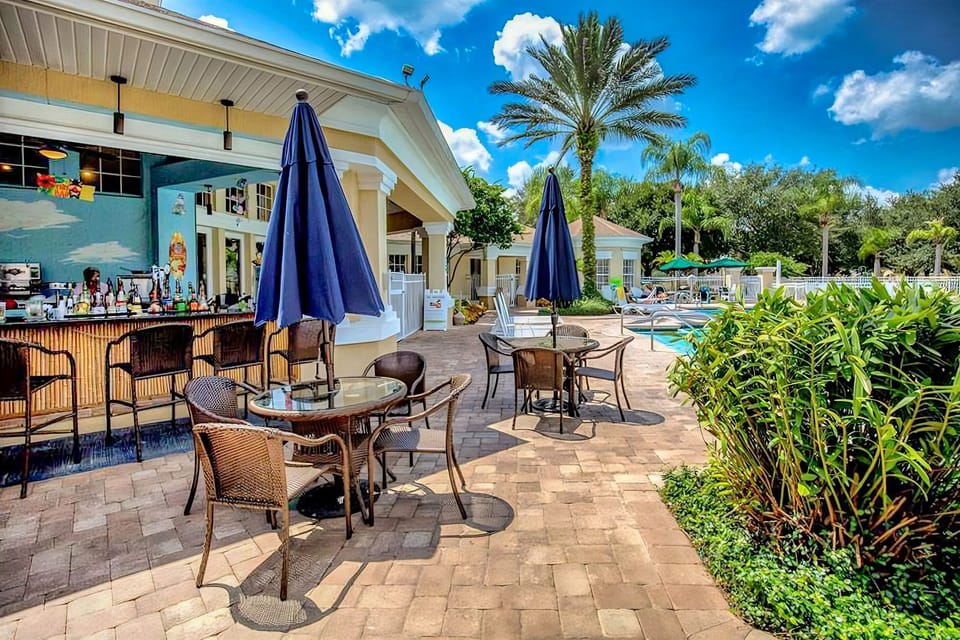 Sip and splash at our poolside bar, where the drinks are as cool as the water. Perfect for parents to lounge while the kids take a swim in the pool!
