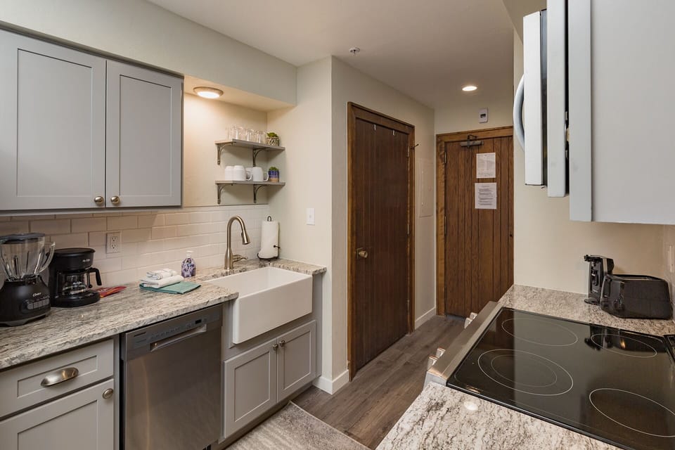 Full Kitchen