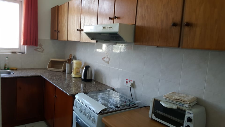 fully furnished kitchen
