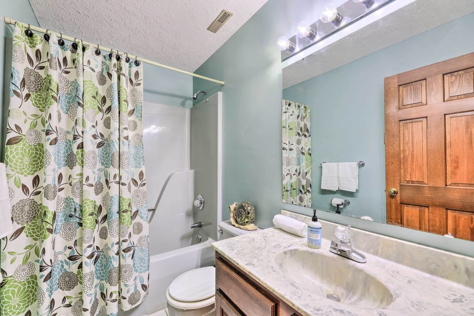 Bathroom 2 | Complimentary Toiletries