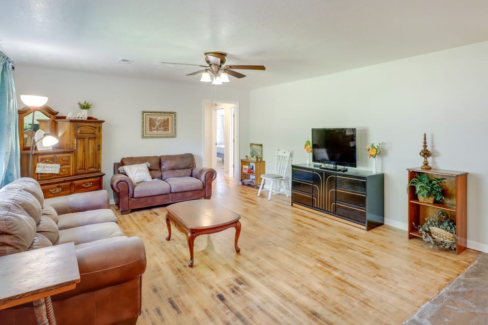 St Joe Vacation Rental | 3BR | 1BA | 1 Entry Step | 1,265 Sq Ft