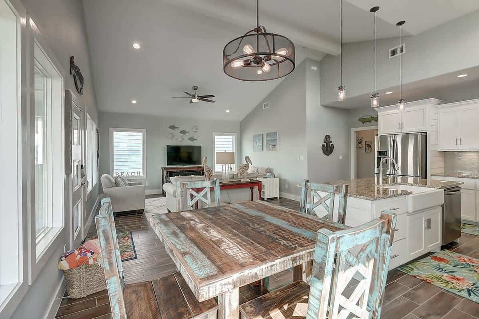Plenty of seating for a big family dinner