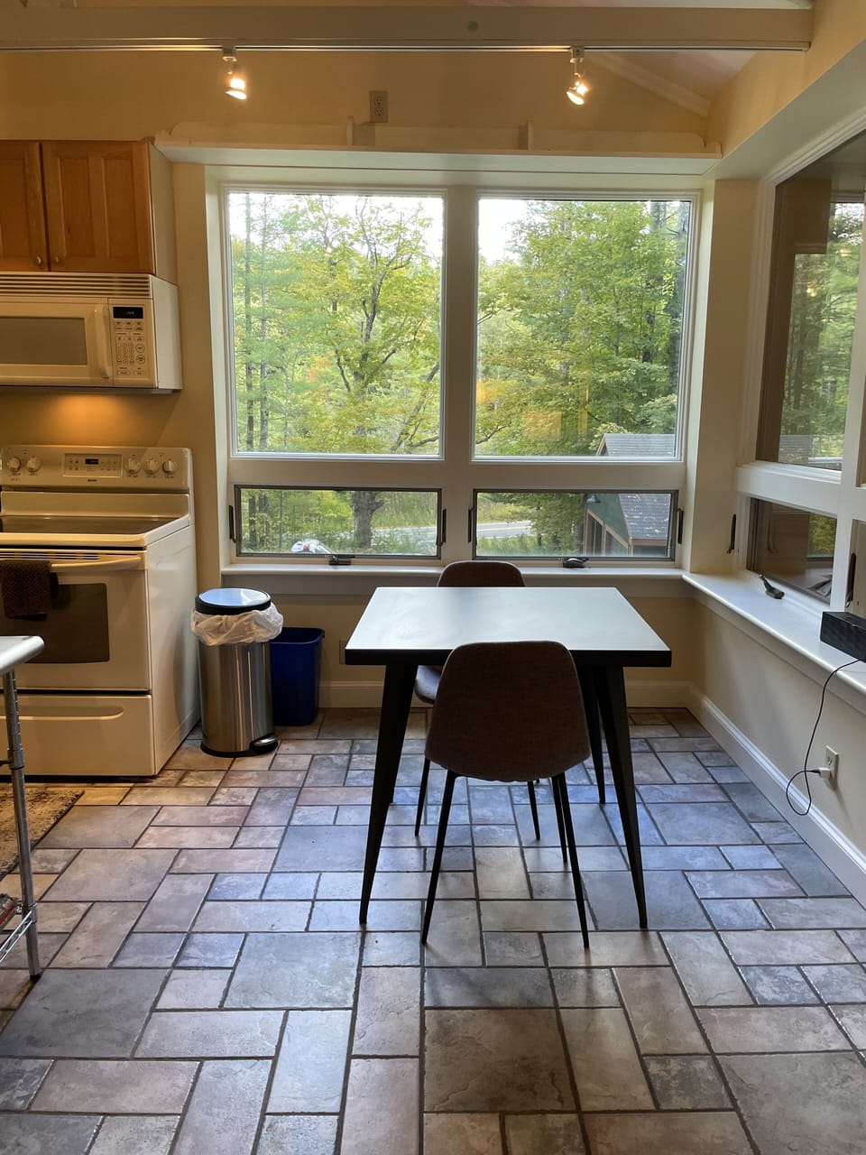 Quiet dining with beautiful views.
