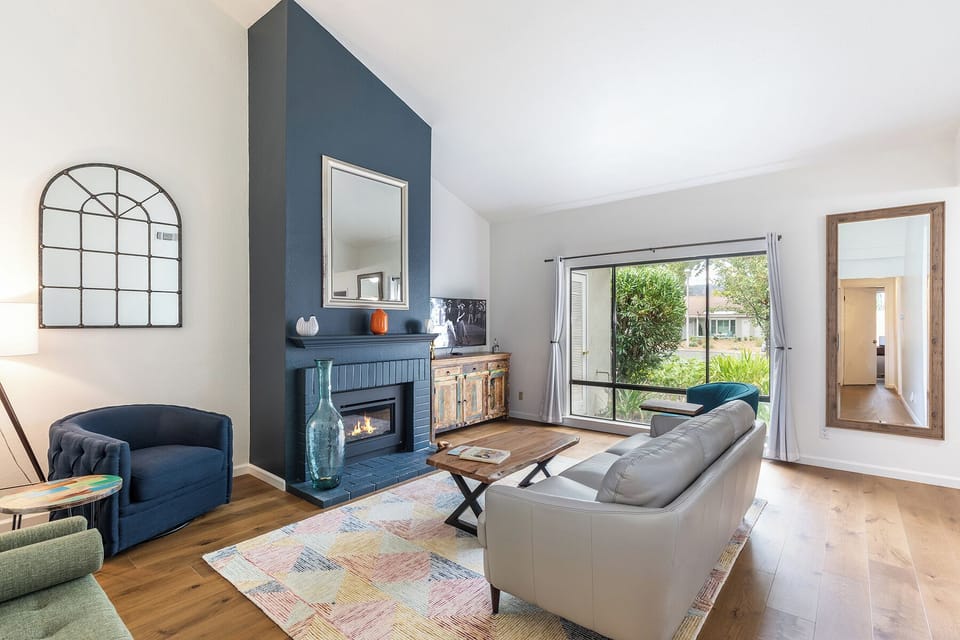 Living room with lots of seating