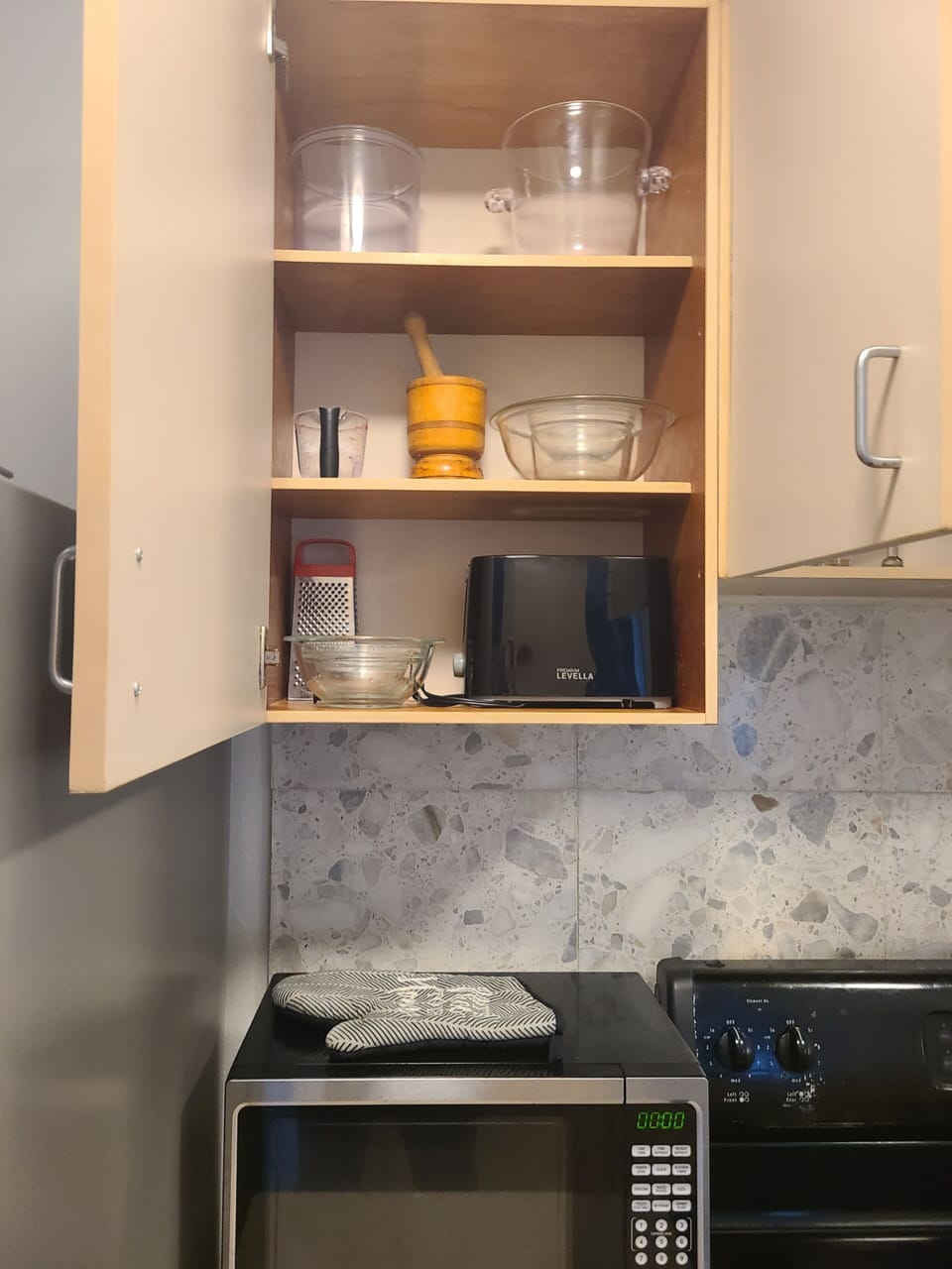 Toaster and utensiles  to cook