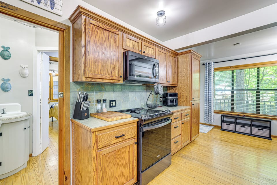 Kitchen | Main Level | Cooking Basics | Dishwasher | Crockpot | Spices