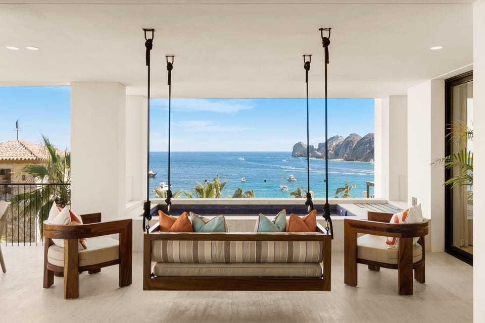 Terrace lounge and jacuzzi