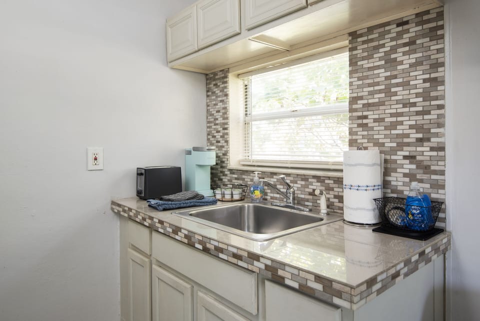 Full kitchen