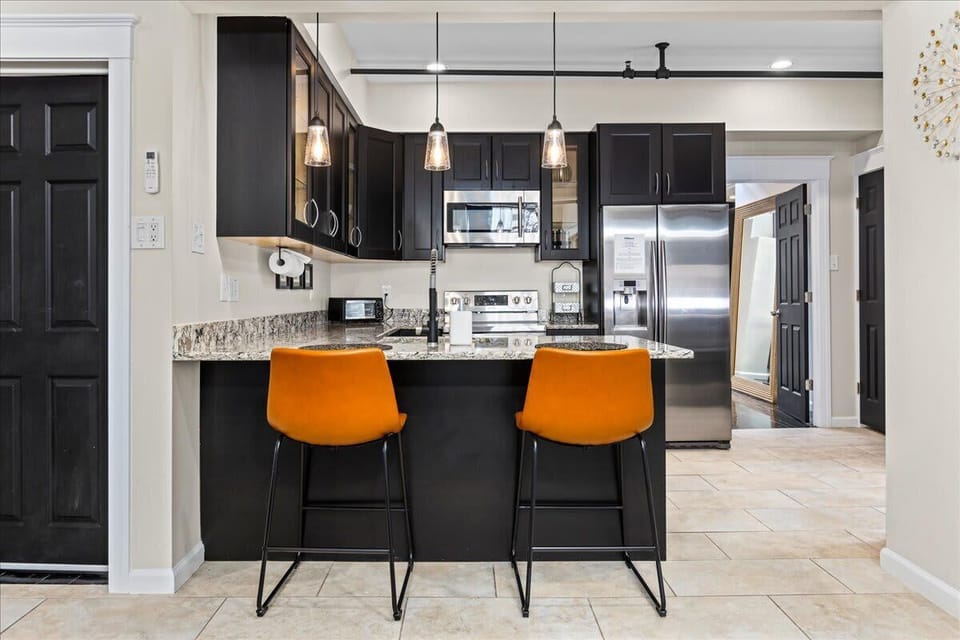 Open/Eat In Kitchen