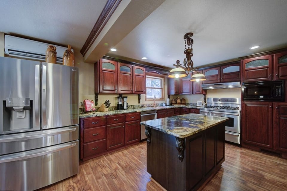 Kitchen - Main Level