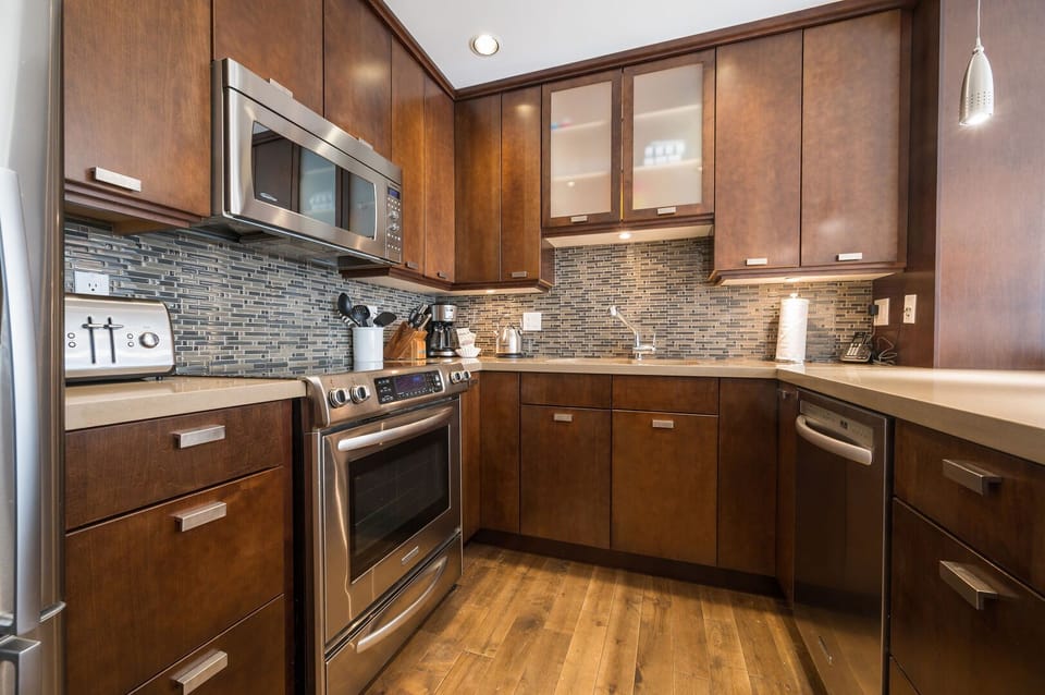 Fully Equipped Kitchen w/ Stainless Steel Appliances