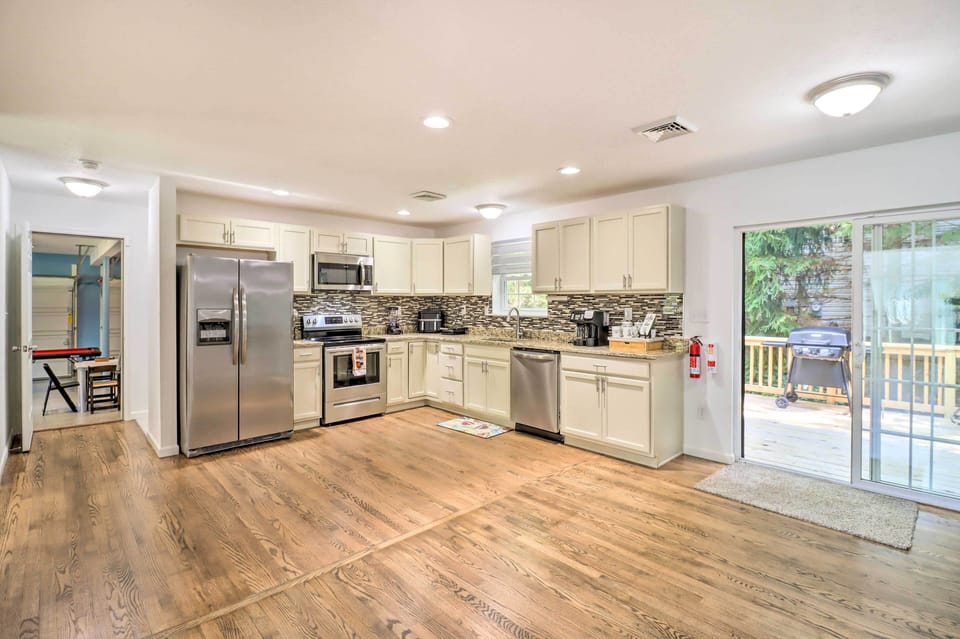 Kitchen | Cooking Basics | Breakfast Bar