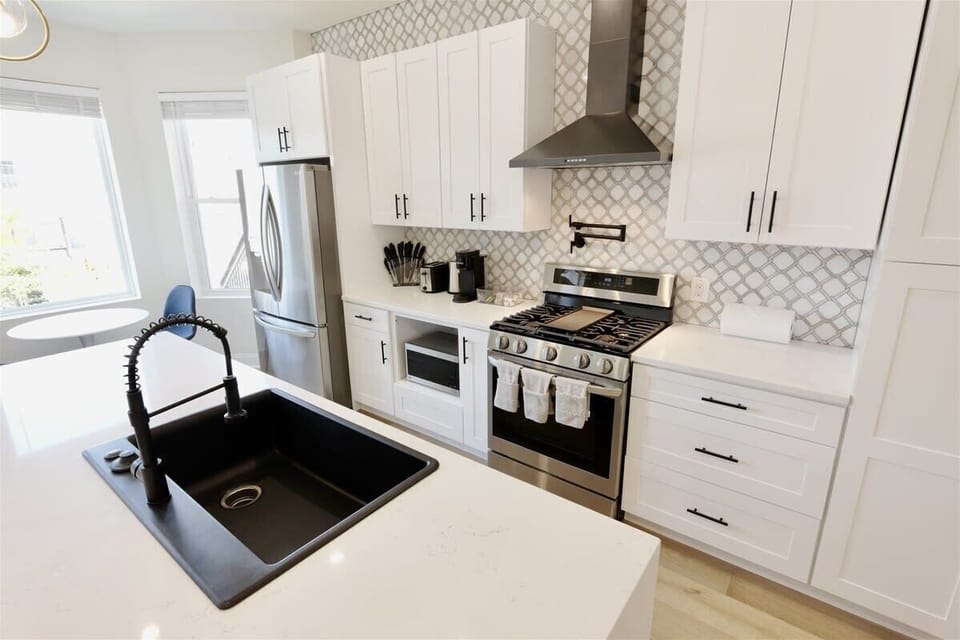 Full kitchen with all modern appliances 